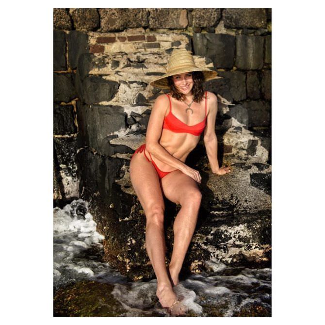 Шантель Вансантен фото в соломенной шляпе