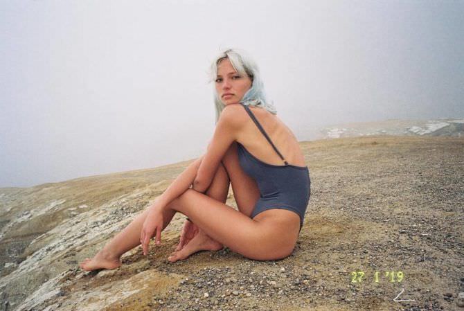 Алеся Кафельникова фото с голубыми волосами