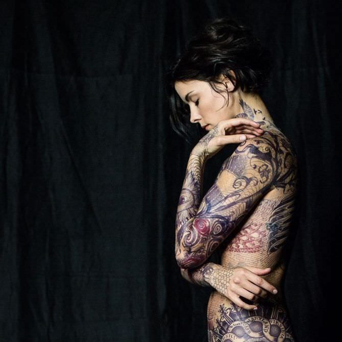 Джейми Александер фотосессия с татуировками