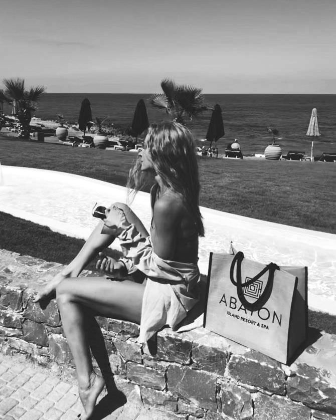 Светлана Ходченкова фото на пляже в инстаграм