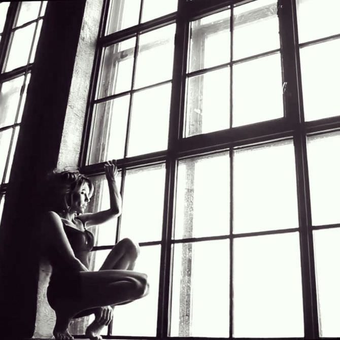 Юлия Подозёрова  фотография на окне