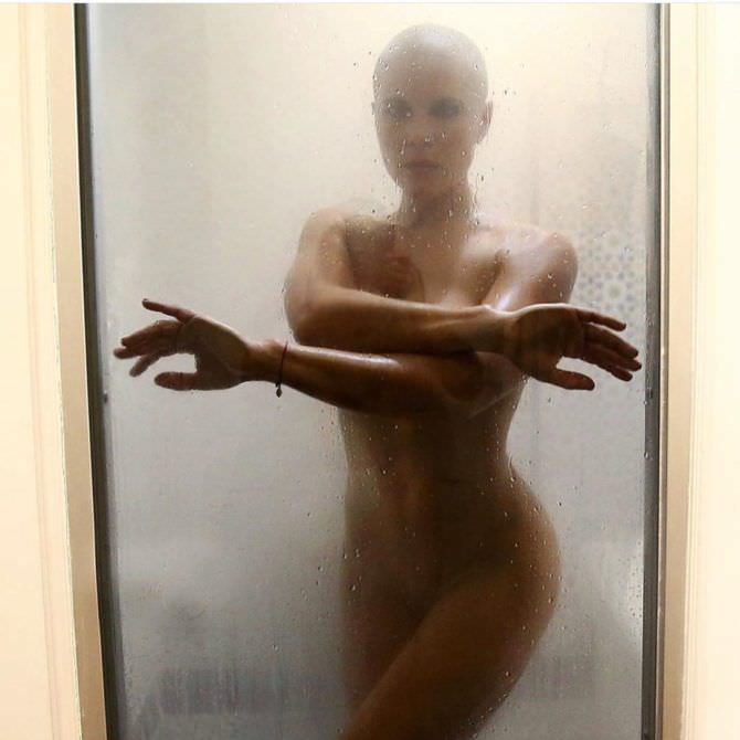 Марина Вовченко фото в душе