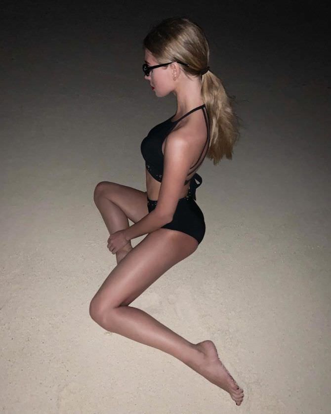 Кристина Асмус фото в бикини на пляже