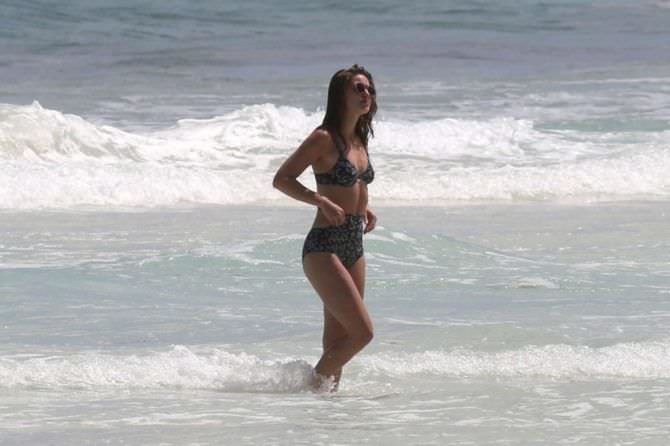Мелисса Бенойст фото на пляже