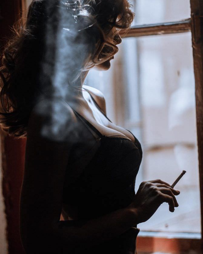 Анастасия Ивлеева фото с сигаретой