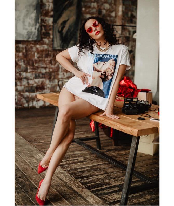 Ксения Лукьянчикова фото в футболке с рисунком