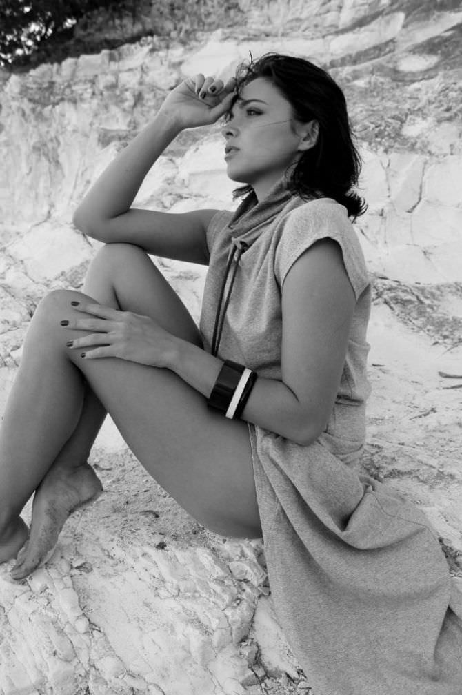 Наталья Земцова чёрно-белое фото на пляже
