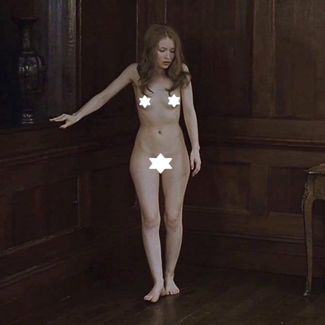 Эмили Браунинг откровенный кадр из фильма