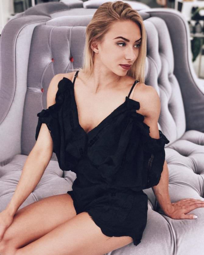 Мария Соколова фото на кресле