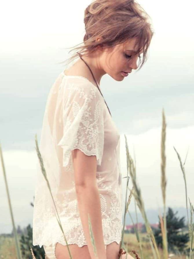 Алексия Фаст фотография в прозрачной блузке