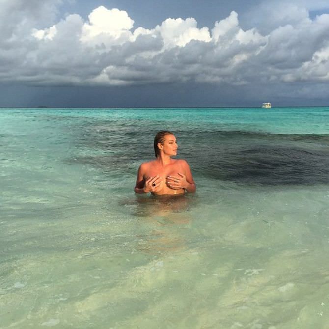 Анастасия Волочкова фото в воде