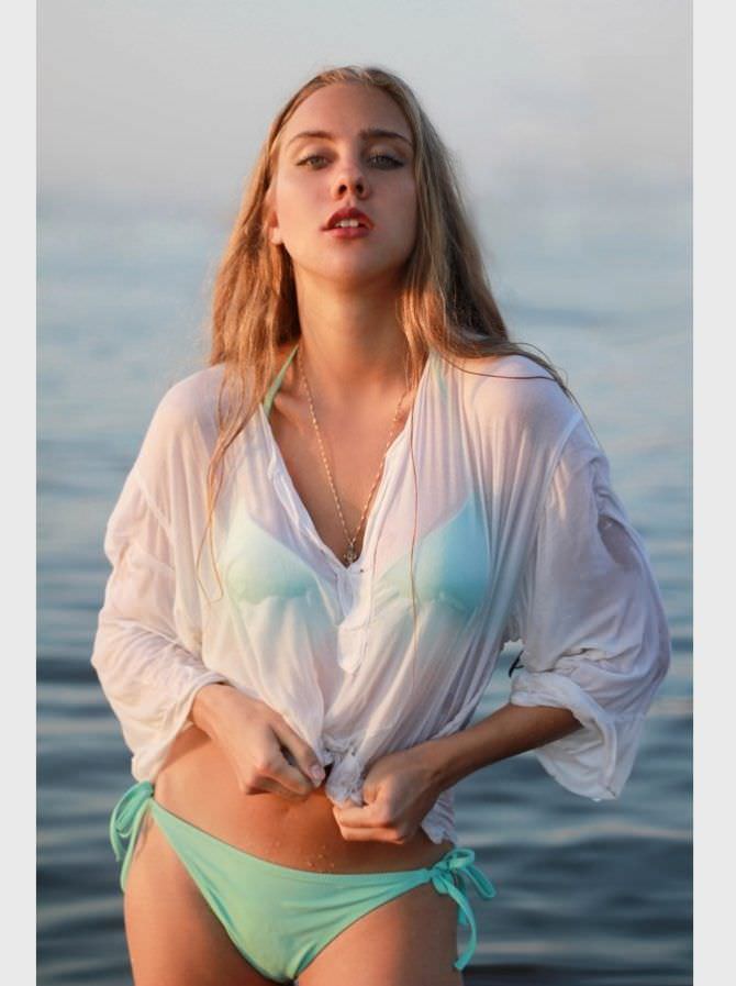 Дарья Пицик фото в мокрой рубашке и бикини