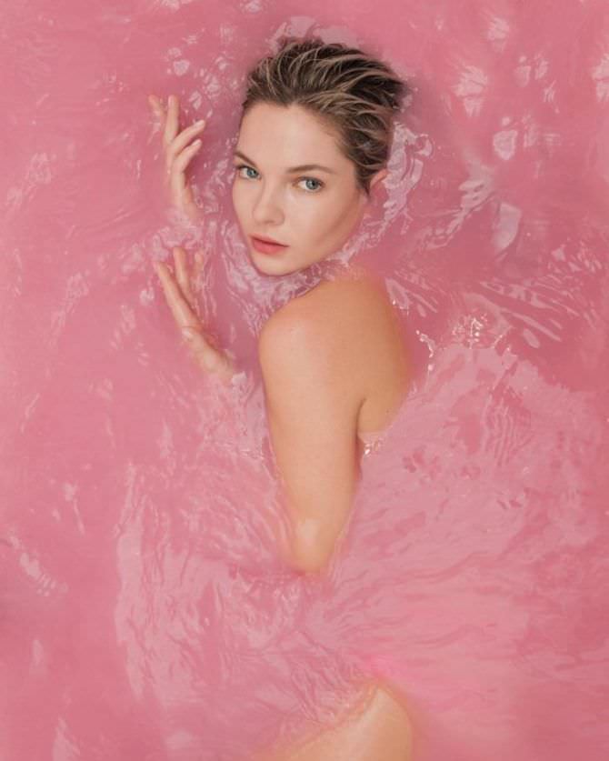 Наталья Бардо фото в розовой воде