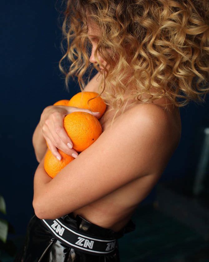 Наталья Земцова фотография с апельсинами