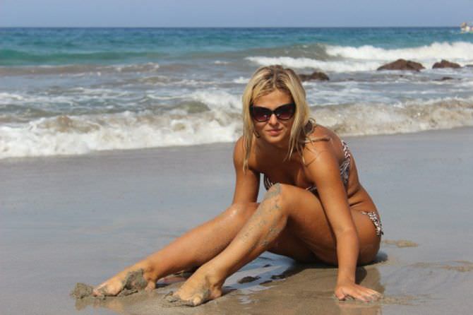 Софья Шуткина фотография на пляже