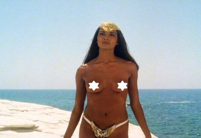 Лаура Гемсер кадр из фильма на пляже