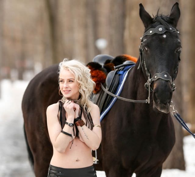 Ульяна Тригубчак фотосессия с лошадью