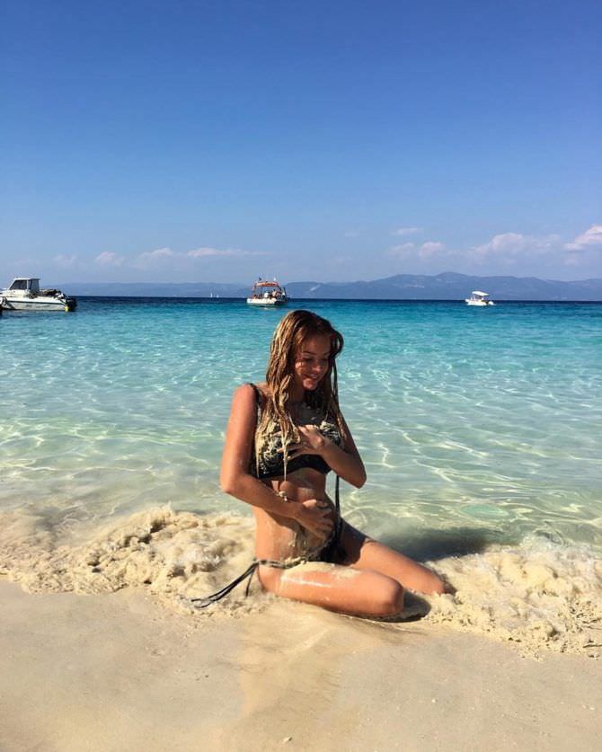 Алёна Мордовина фото на пляже в инстаграм