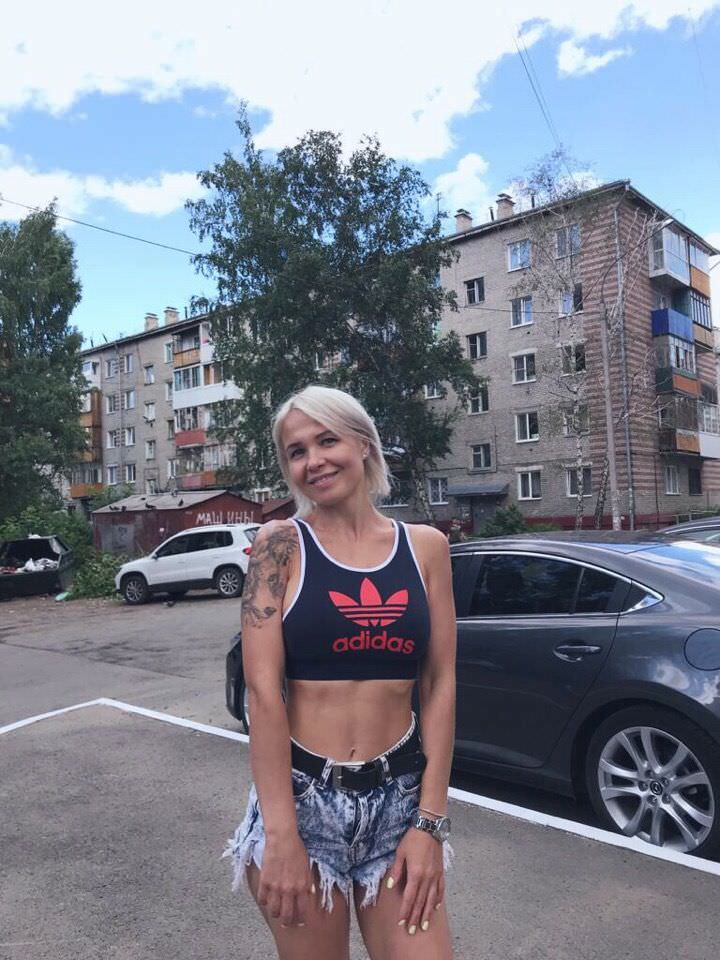  Любовь Томская фото на улице
