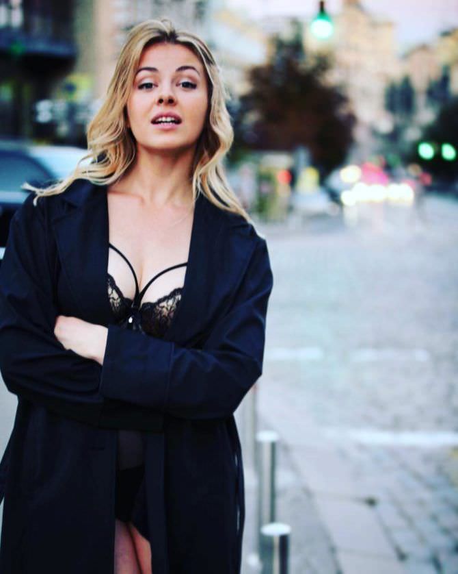 Олеся Фаттахова фото в нижнем белье и пиджаке