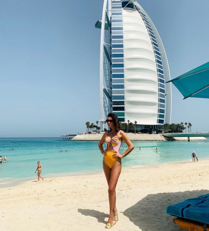 Ксения Бородина фото на пляже в Дубаи