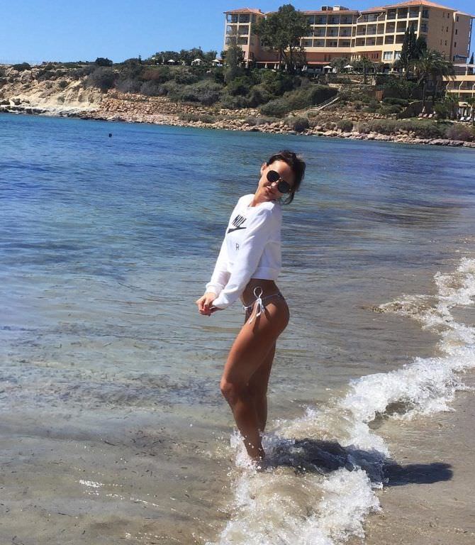Юлия Подозёрова  фото на пляже из инстаграм