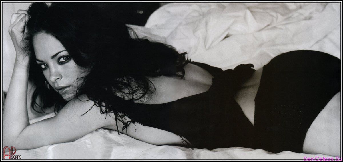 Кристин Кройк фото на кровати