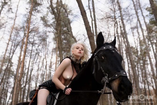 Ульяна Тригубчак фото на коне