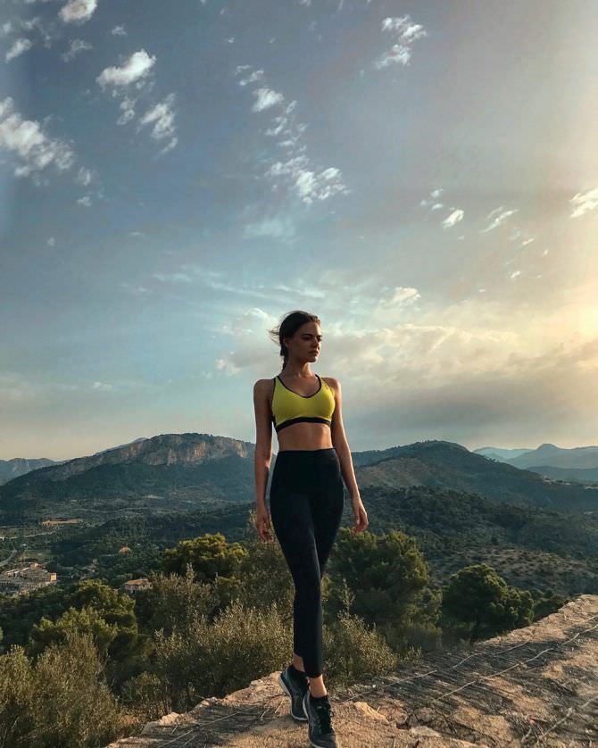 Маргарита Аброськина фотография на фоне гор